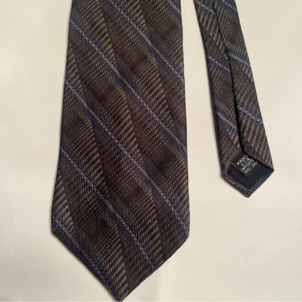 Van Heusen 100% Silk Green and Blue‎ Four Inch Tie